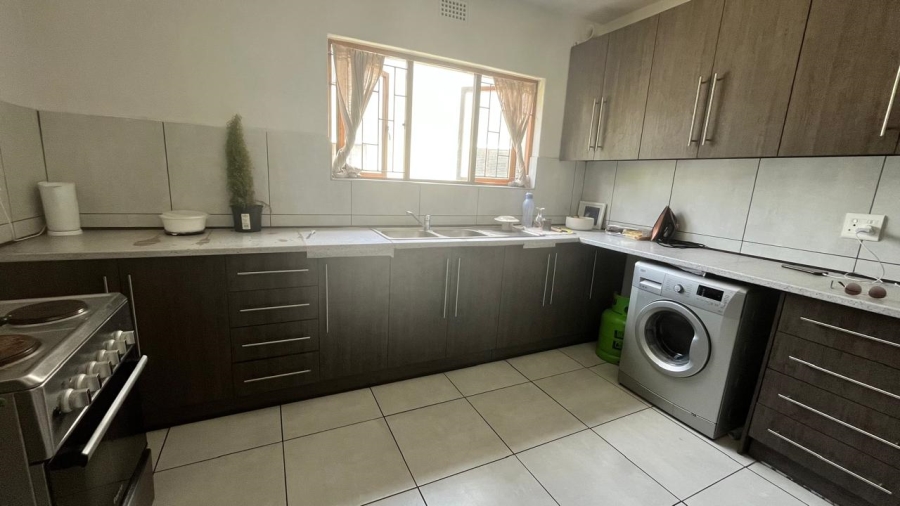 To Let 2 Bedroom Property for Rent in Pinelands Western Cape